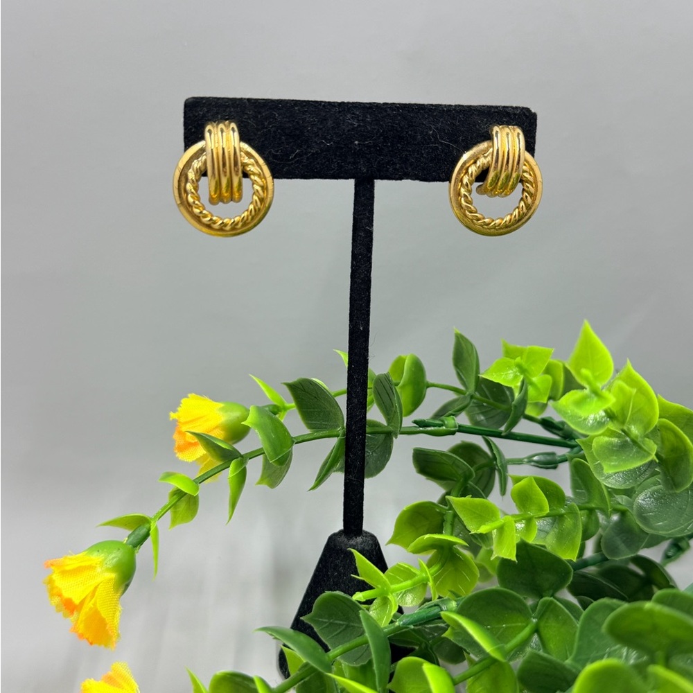 Sturdy Vintage Gold Plated Rope Texture Halo Hoop Earrings